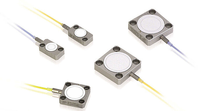 PI D-015 Family Comparison: Nanopositioning Sensor Technologies